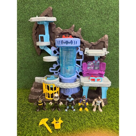 Fisher-Price Imaginext DC Super Friends Bat-Tech Batcave playset w/ Figures - Picture 1 of 10